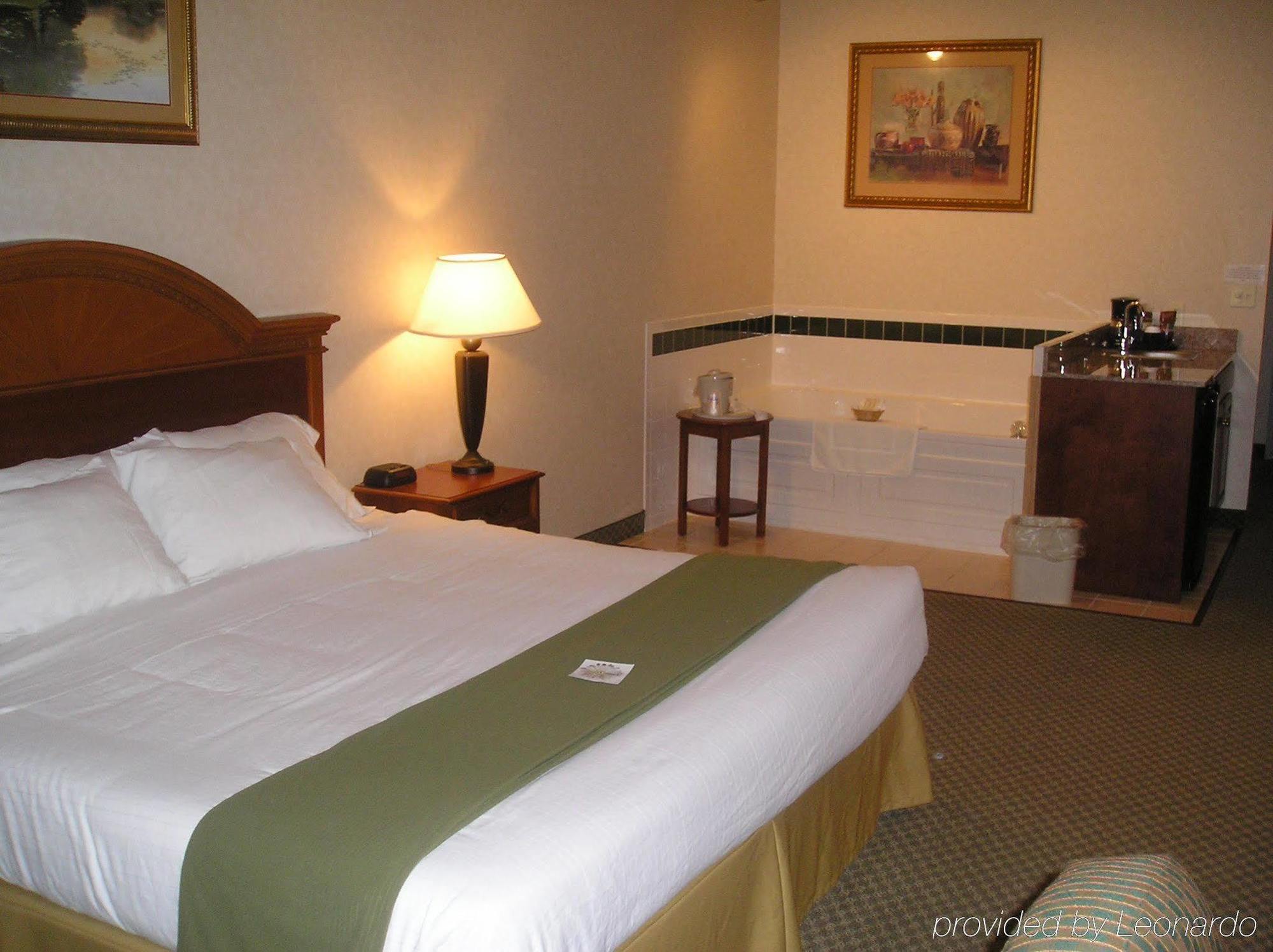 Holiday Inn Express Hotel & Suites Elkhart-South, An Ihg Hotel מראה חיצוני תמונה
